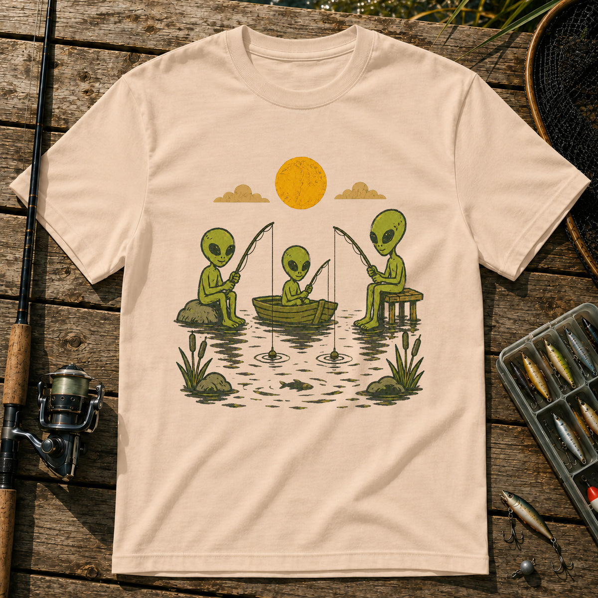 Alien Fishing T-Shirt in Cream
